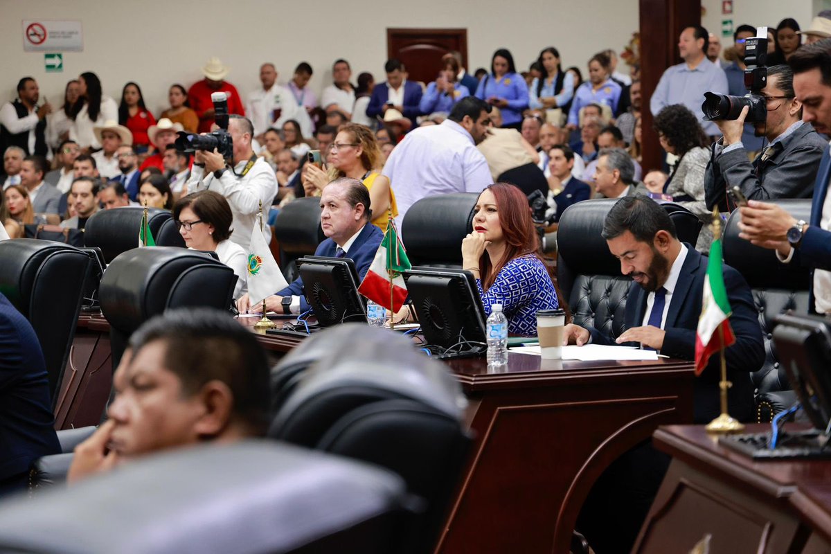 Hoy en el Congreso recibimos las comparecencias de los titulares de Bienestar, Salud y Educación, correspondientes al tercer año del Gobierno Estatal.

La rendición de cuentas es un deber con la ciudadanía y, desde el Legislativo, seremos vigilantes de que los recursos y