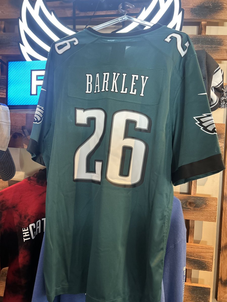 CattyPub's tweet photo. 🏈 Monday Night Football @ The CC!
🍺 $2.75 Yuengling Flight
🍺 $3 Miller Lite &amp; Lager
🍺 $3.50 Ultra
🍻 $10 Buckets &amp; Pitchers
🎁 Win a Saquon Barkley Jersey this month!

#MNF #DrinkSpecials #cattycornerpub
#cattycornernaz https://t.co/86CVdxwOgW
