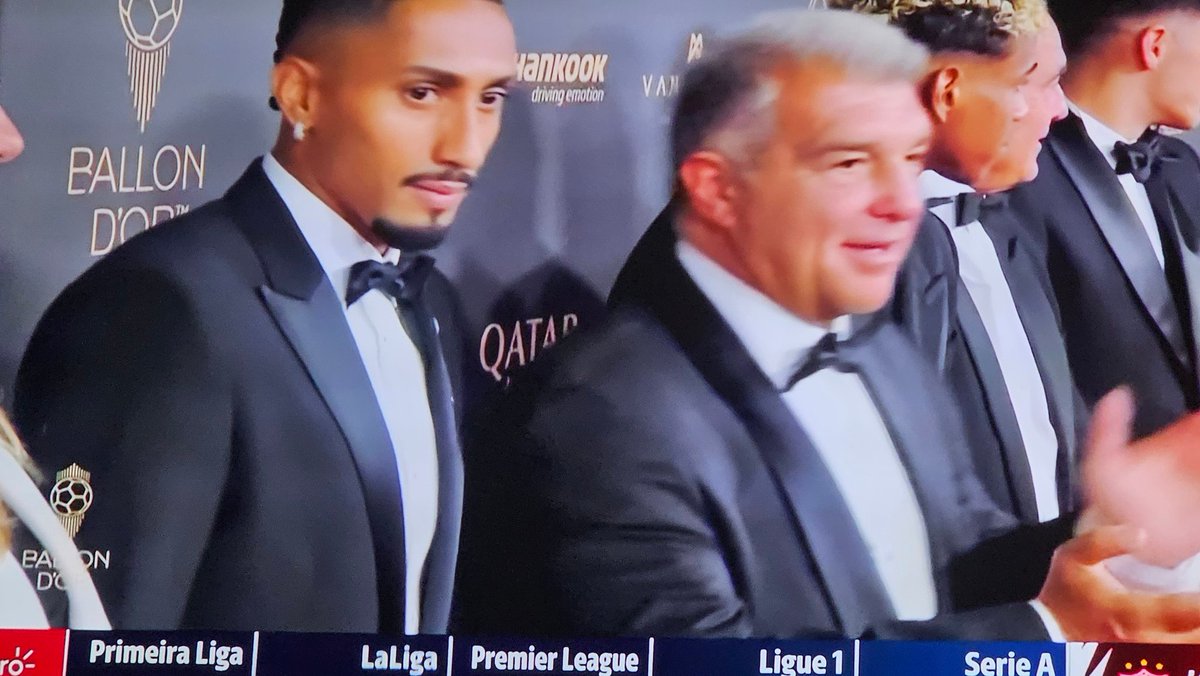 En la actualidad  MI jugador favorito: LAMINE YAMAL.

En la fase de KO ante de Champions, sobretodo ante el Inter, sin duda él se cargó al equipo.

PERO en el balance de TODA la temporada, honestamente Rafinha lo supera.

Y Vitinha combinó lucir y triunfar en Club y Selección 🏆