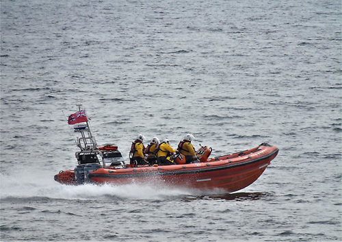 AfloatMagazine's tweet image. Kilkeel Lifeboat Crew Rescue Two Paddleboarders Swept Out to Sea Off Warrenpoint afloat.ie/safety/lifeboa… #KilkeelLifeboat #Paddleboarding #RNLI #LifeboatRescue #Warrenpoint