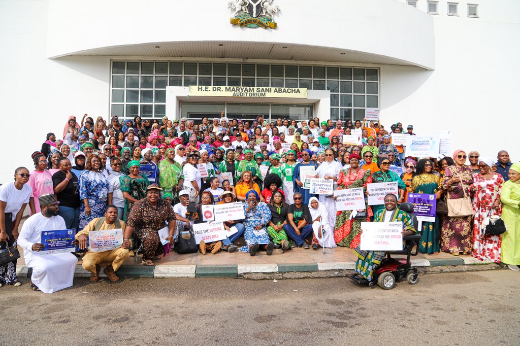 Today, Nigerian women presented the Special Seats Bill at the National Public Hearing. The Bill proposes the reservation of 74 seats for women in the Senate and House of Representatives, and 3 additional seats in the 36 State Houses of Assembly.

If passed, this landmark