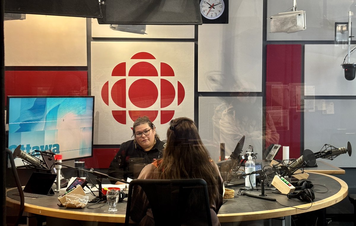 JSchool_CU's tweet image. Raven Brascoupe from the Kitigan Zibi Anishinabeg First Nation and a student in Carleton&apos;s new Certificate in Journalism in Indigenous Communities was a guest host on CBC Radio&apos;s Ottawa Morning to interview Minister of Indigenous Services Mandy Gull-Masty for broadcast Sept. 30.