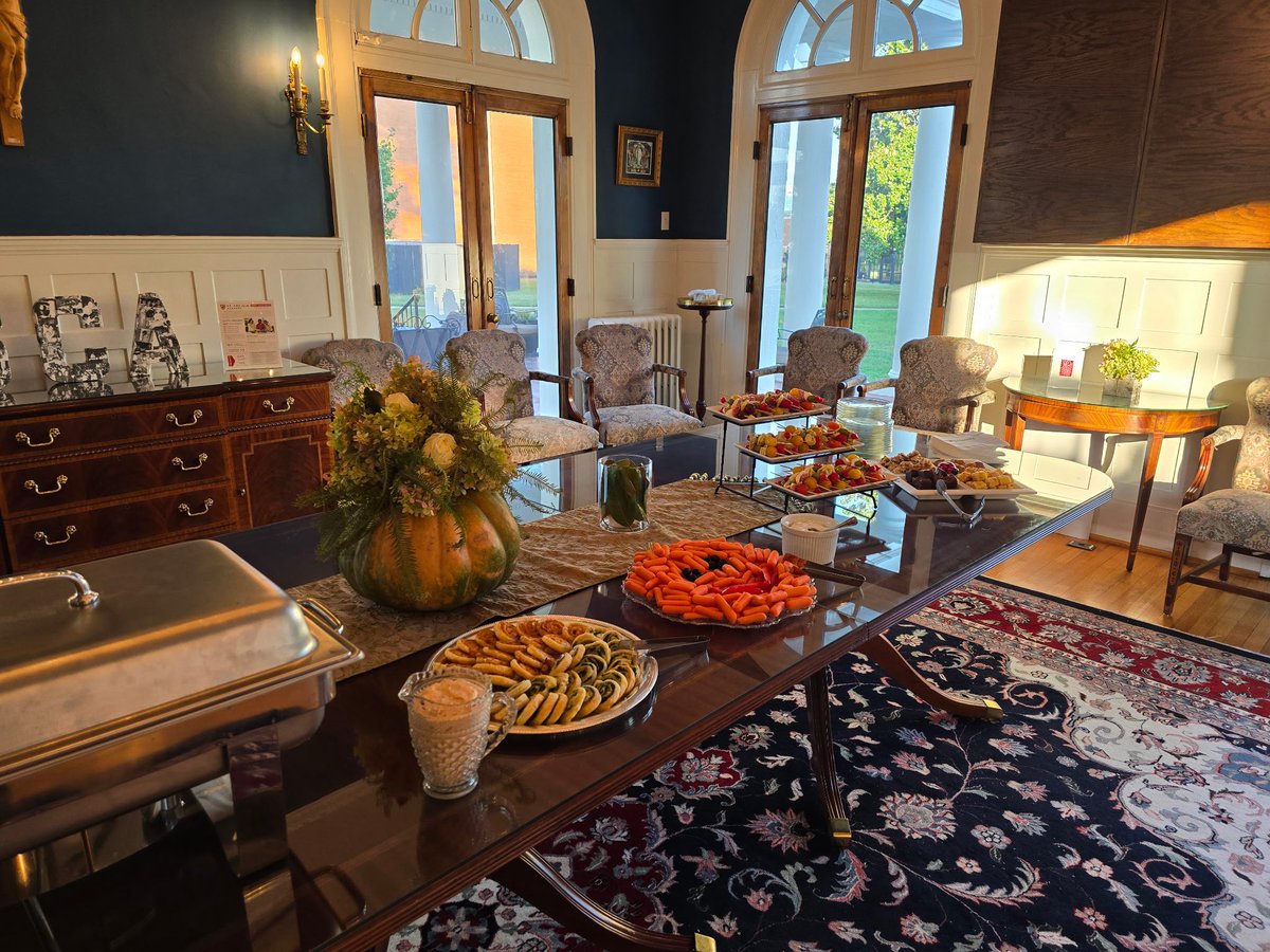 escobarforjudge's tweet image. A huge thank you to the amazing St. Cecilia Academy alumni who came to the SCA Fall Social and 
donated thoughtful gifts for the participants of Athena&apos;s Court. I am so grateful to St. Cecilia for allowing and supporting this drive. #scarabnation #AthenasCourt #WingsFoundation