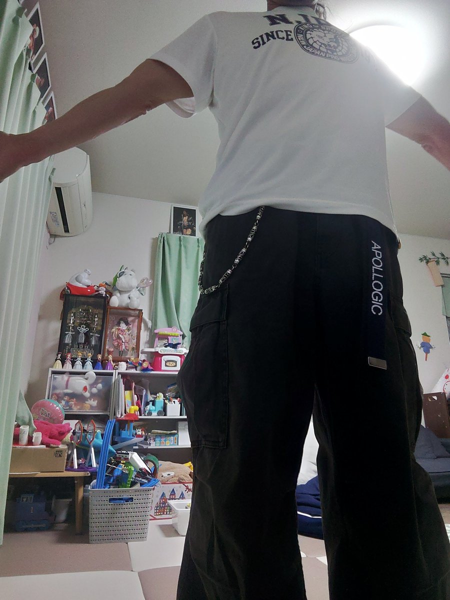 super_hanano's tweet photo. いろいろと整理してたらウォレットチェーン出てきた。
せっかくなので磨いたら綺麗になった😁
久しぶりに装備してみた。
これ装備すると嫌がれるんだよな。
何でこんなに女受けが悪いんだろう？ https://t.co/9BW0aFfe8V