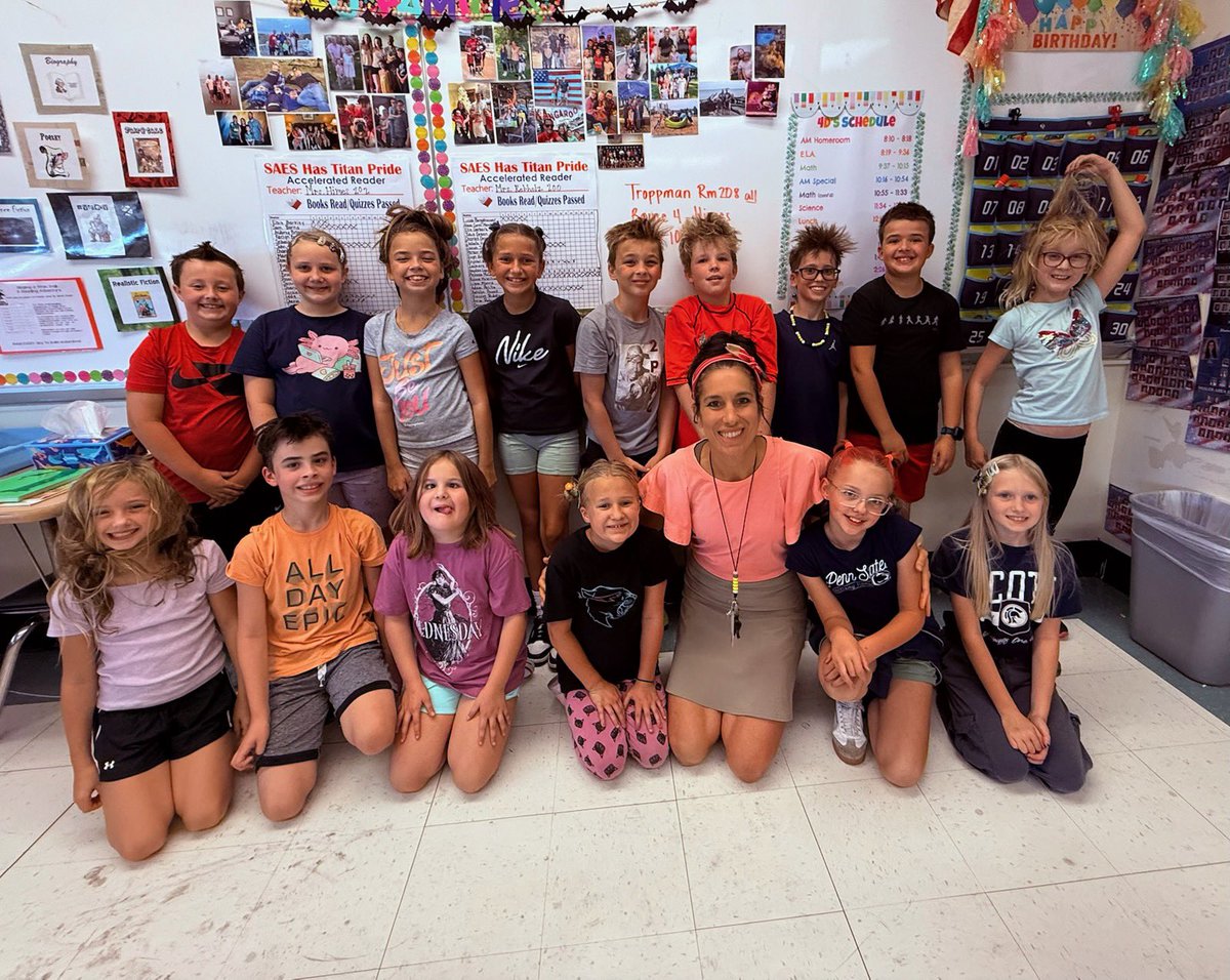 SAESTitans's tweet image. We kicked off Spirit Week with Messy Hair Monday!

Tomorrow’s dress theme is Tie-Dye Tuesday!