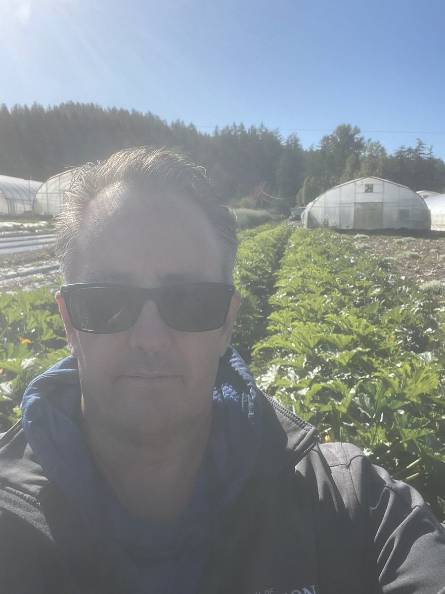 bootstrap20's tweet image. Great visit to @NorthStarOrg in Central Saanich. When people say farming needs huge swaths of land, they haven’t seen places like this. 10 acres, 15 workers , 100% organic, runs all year. 

Great to see @mmanion_mike - as always - learning about how we can strengthen agriculture.