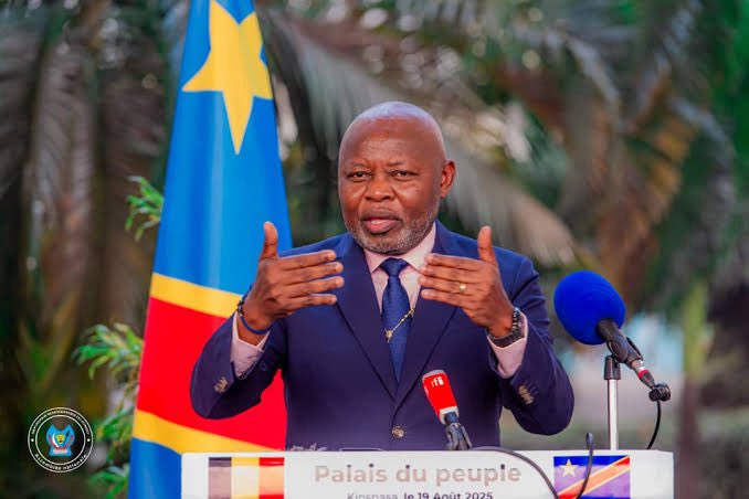 #RDC: “je viens par la présente déposer, pour des raisons de convenance personnelle, ma démission volontaire aux fonctions de Président de l'Assemblée nationale de la République Démocratique du Congo” <a href="/VitalKamerhe1/">Vital Kamerhe</a>