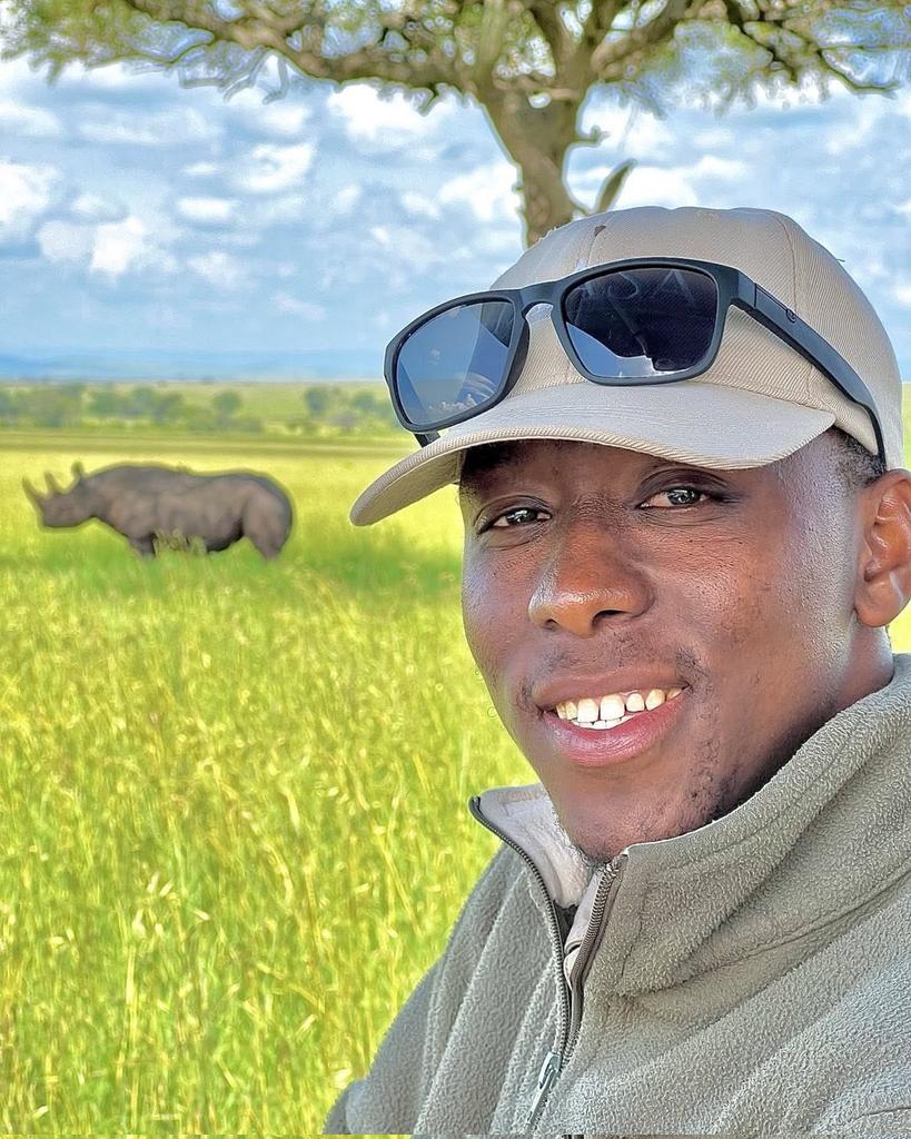 VisitTanzania1's tweet image. Happy #WorldRhinoDay! 🦏🌍
Tanzania plays a vital role in protecting wild rhinos through strong conservation efforts, anti-poaching patrols, and community support.
Let’s keep fighting for their future! 🇹🇿💚 #RhinoDay #Serengeti #VisitTanzania