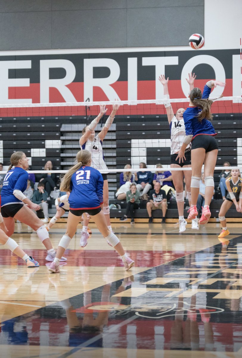 AddysonSundby's tweet image. High School Season 📸