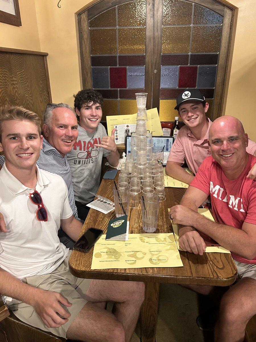 NotBrianZ's tweet photo. Last Beta Dad’s weekend ⁦@miamiuniversity⁩ ⛳️ 🍻 🏈 with ⁦@brian_zetzer⁩ #LoveandHonor https://t.co/ymdQ4NnuyT