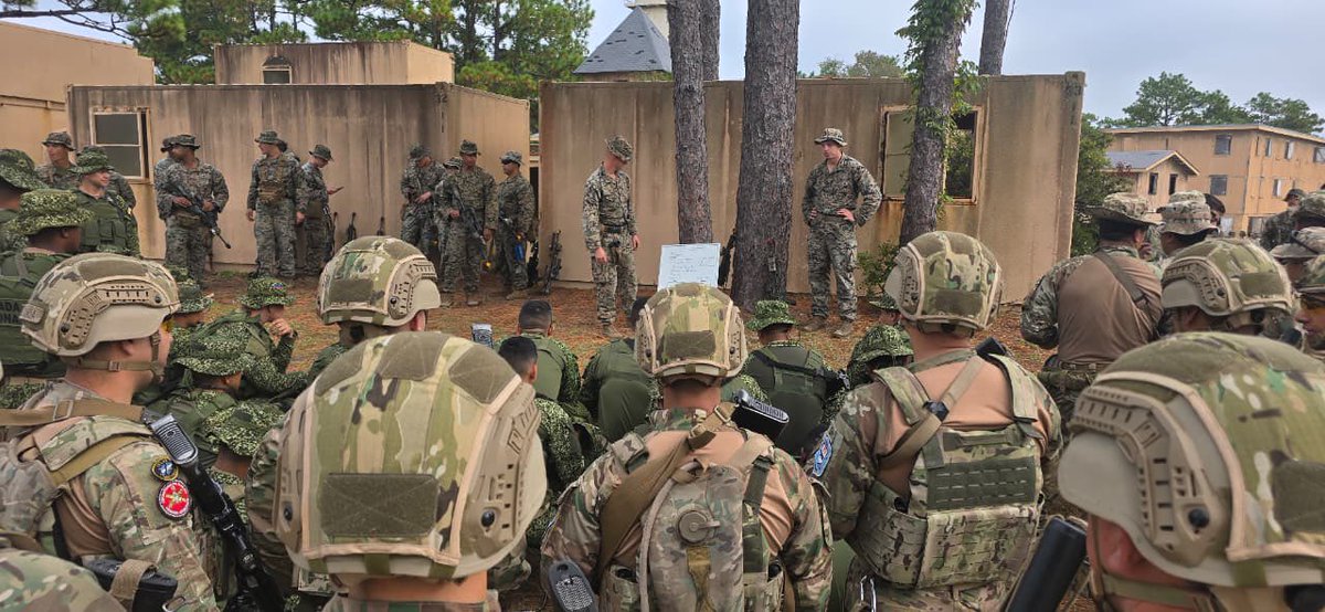 Armada_Arg's tweet image. Se desarrolla la etapa anfibia del Unitas LXVI. La Armada Argentina interviene en el segmento específico de operaciones cibernéticas. 
 👉🏻 gacetamarinera.com.ar/nota/1617?titl…          

#UNITAS #UNITAS2025 #Navy250 #Warfighting #Lethality #Readiness #Innovation.