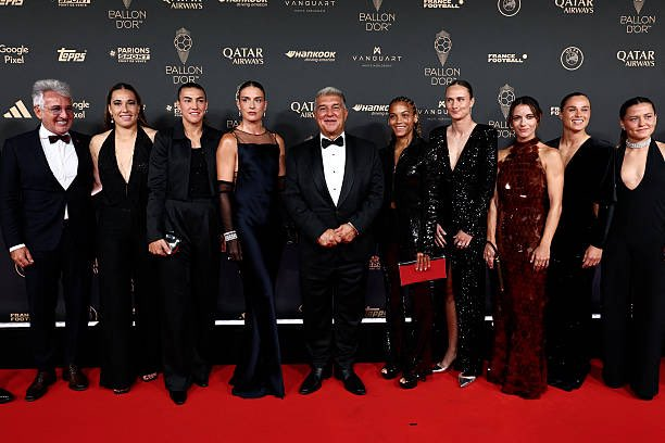 Qué representación tiene el Barça Femení para esta gala del Balón de Oro. Cata Coll, Patri Guijarro, Alexia Putellas, Vicky López, Caroline Graham Hansen, Aitana Bonmatí, Ewa Pajor y Claudia Pina. Orgullo.