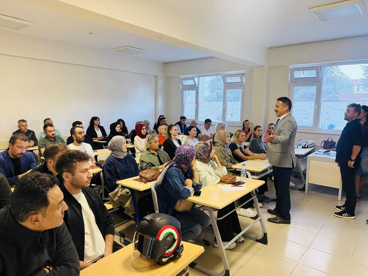 Atakum İlçe Milli Eğitim Müdürlüğü (@mematakum) on Twitter photo 💫Motorlu Taşıt Sürücüleri Direksiyon Eğitimi Öğreticiliği kursumuz Atakum Halk Eğitim Merkezimiz Ek Binasında açıldı.
Şube Müdürümüz Bilal ALTAN'ın açılış konuşmasını yaptığı kurs programı kursiyerler tarafından yoğun ilgiyle karşılandı.
<a href="/YUKSEL_AYDIN1/">Yüksel AYDIN</a> 💫Motorlu Taşıt Sürücüleri Direksiyon Eğitimi Öğreticiliği kursumuz Atakum Halk Eğitim Merkezimiz Ek Binasında açıldı.
Şube Müdürümüz Bilal ALTAN'ın açılış konuşmasını yaptığı kurs programı kursiyerler tarafından yoğun ilgiyle karşılandı.
<a href="/YUKSEL_AYDIN1/">Yüksel AYDIN</a>