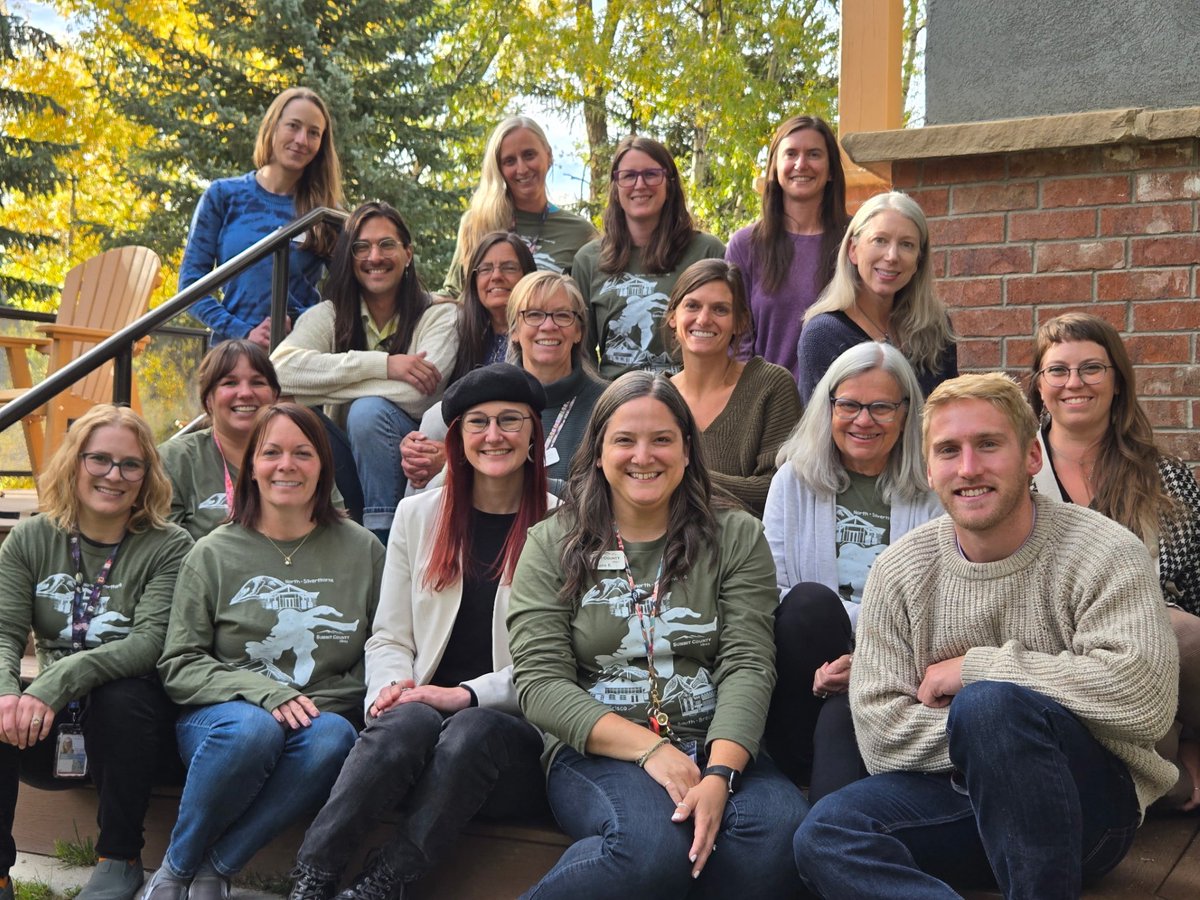 SummitLibraries's tweet image. We love serving our community! #FallVibes