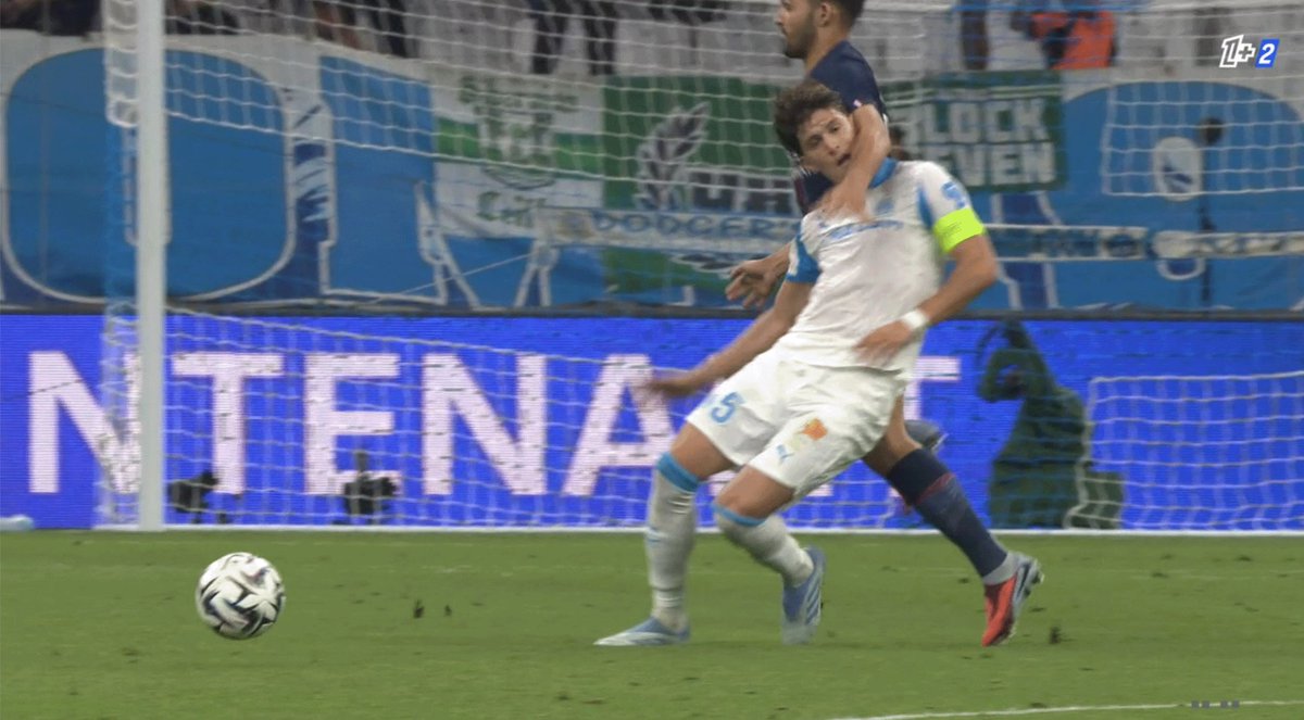 La manchette de Gonçalo Ramos mdr