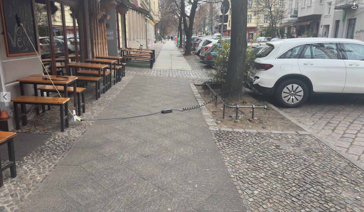 Einfach problemlos in Berlin mit dem #EAuto dein bewohntes MFH versorgen, wer's nicht kennt ist evident komplett fossiler Vollidiot