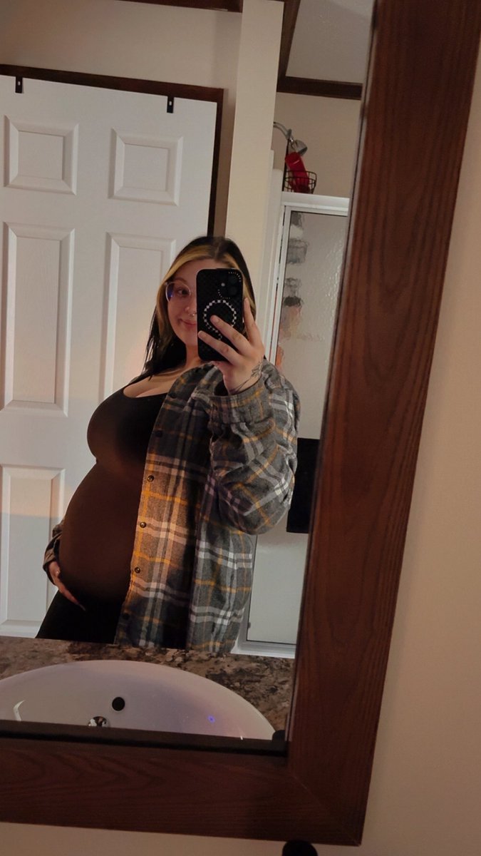 bleghbecca's tweet photo. 29 weeks 🩵 https://t.co/jqwJXOJCPQ