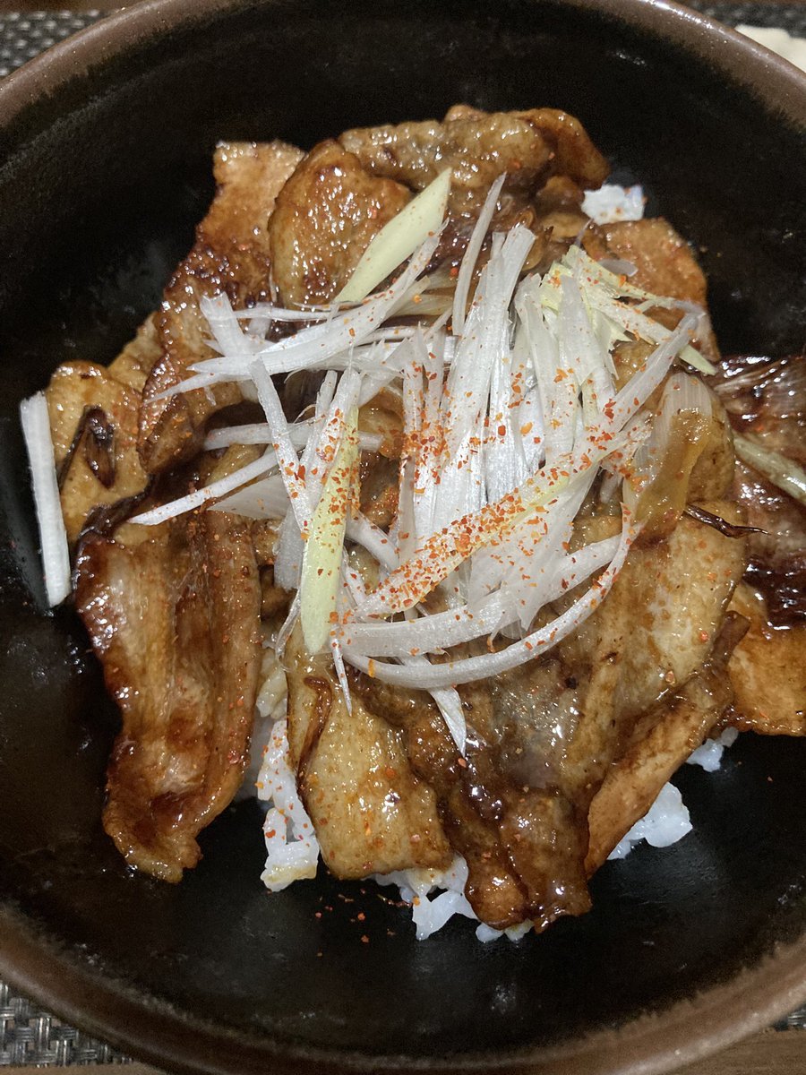 時刻はam04:00前です。