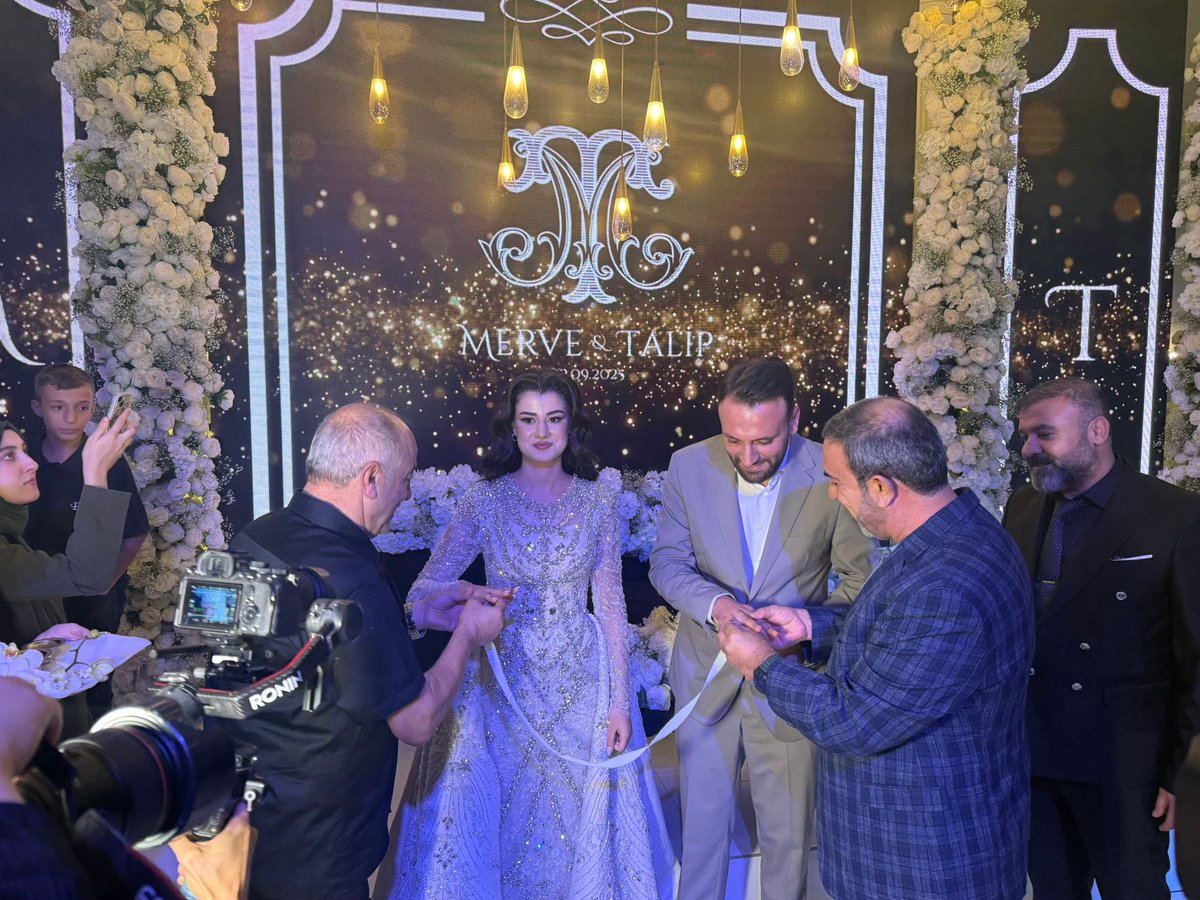 askonbatman's tweet photo. Şube başkanımız @selmannasiroglu 
Merve  &amp; Talip nişanlarına katıldı etti,
Allah tamamına erdirsin ve mutluluklar dileriz. https://t.co/RwI8nhvjIi