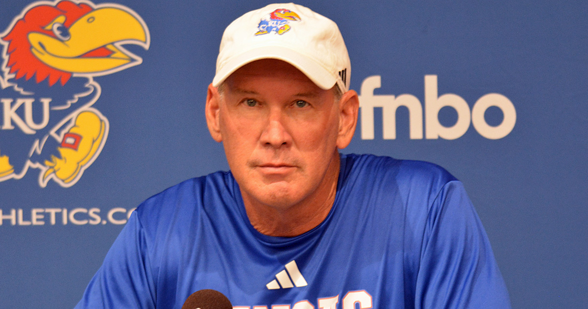 JayhawkSlant's tweet image. &quot;This will be the best team that we&apos;ve played so far.&quot;

- Lance Leipold talks about Cincinnati and how the crowd could play a factor. Much more from Leipold in his weekly press conference. #kufball @sam_winton2 

More:
on3.com/sites/jayhawk-…
