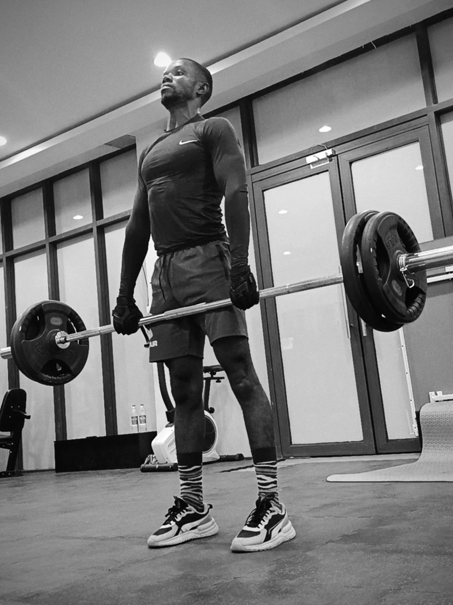 chiiedoziie's tweet image. We go up, we don't stop.
#BallonDor
#27Community
#27Fitness
#fitness
#FitnessMotivation
#gymmotivation
