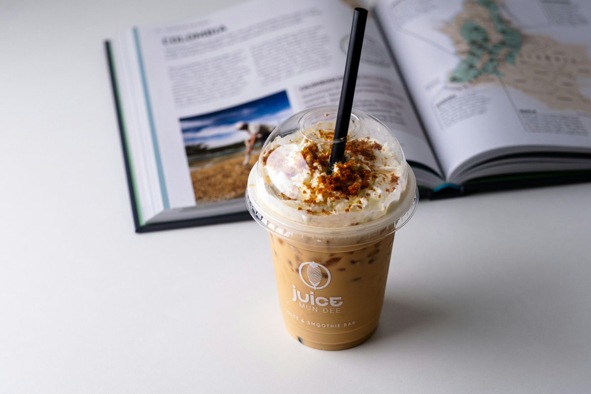 FoodInstitute's tweet image. Gen Z and Millennials want their wellness to come in the form of everyday foods and drinks.

Functional nutrition is moving mainstream, reshaping how brands design &amp;amp; market products.

Is this the #futureoffood? 👀

Full story: bit.ly/42BFXOs 

#functionalnutrition