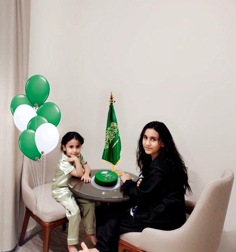 mohamaed41's tweet photo. بمناسبة اليوم الوطني السعودي ارفع اجمل التهاني والتبريكات لهذا الوطن العظيم
 وبناتي ممتنات لهذا البلد الكريم كل الامتنان بعد الله بالرعاية والتعليم  حيث وجدن في ارضه الخير والعلم والامان الذي لم يبخل عليهن بالرعاية والتعليم
وكل عام والمملكة العربية السعودية قيادة وشعب في عز ورفعه https://t.co/UIW6rWFf8r