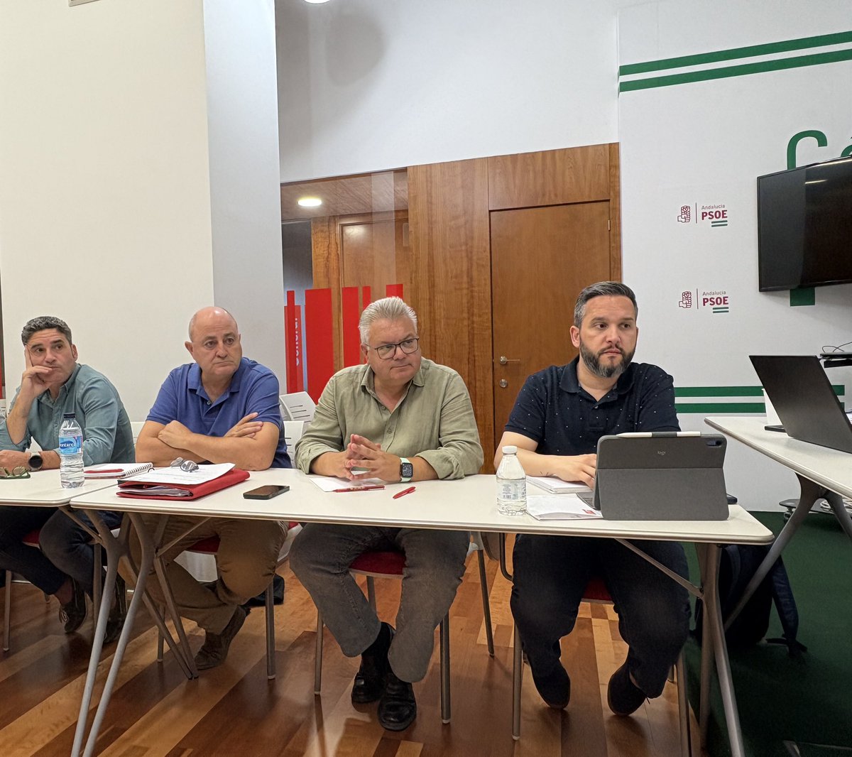Tarde fructífera de Trabajo, Compromiso y Responsabilidad.
En la Ejecutiva Provincial del <a href="/psoecordoba/">PSOE-A Córdoba❤</a> con la secretaria  general <a href="/rafi_crespin/">Rafi Crespin</a> 🌹
Andalucía 💚 Cambio