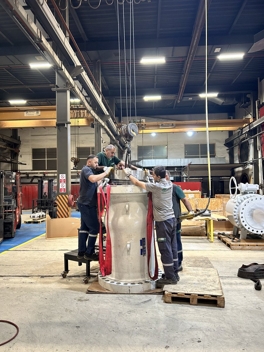 Semih_Uygur1's tweet image. One who works with love never gets tired.

#oilandgas 
#maintanence