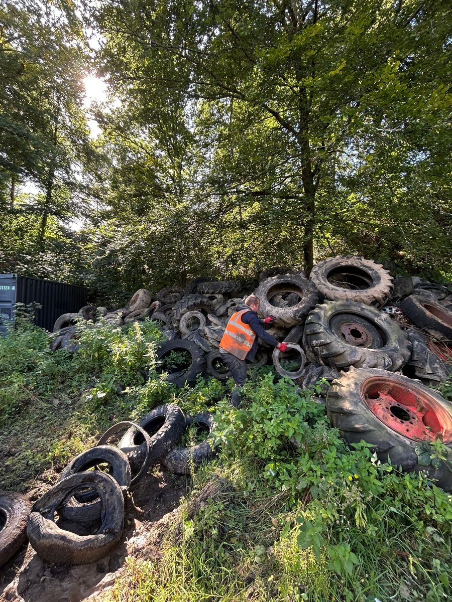 GerardHarkin25's tweet photo. Another landowner contacts us to clear a pile of waste tyres from their land. We literally are getting one of these a day at the moment. Bread and butter to us, in and out with minimal fuss, great rates and reliability. That’s why we get the call every time.  #scraptyrecollection #wastetyre #recycle #scraptyres #tyres #tyrerecycling #circulareconomy #scraptyrerecycling #environmentfriendly ♻️♻️♻️♻️♻️♻️
