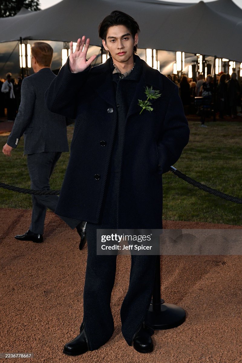 Gig_myspace's tweet photo. เก็ตตี้เสิร์ฟแล่ววววว 

BRIGHT BURBERRY LONDON
#BurberrySS26xBRIGHT
#BurberryxBRIGHT
#Burberry #bbrightvc https://t.co/V0vqXlLLb0