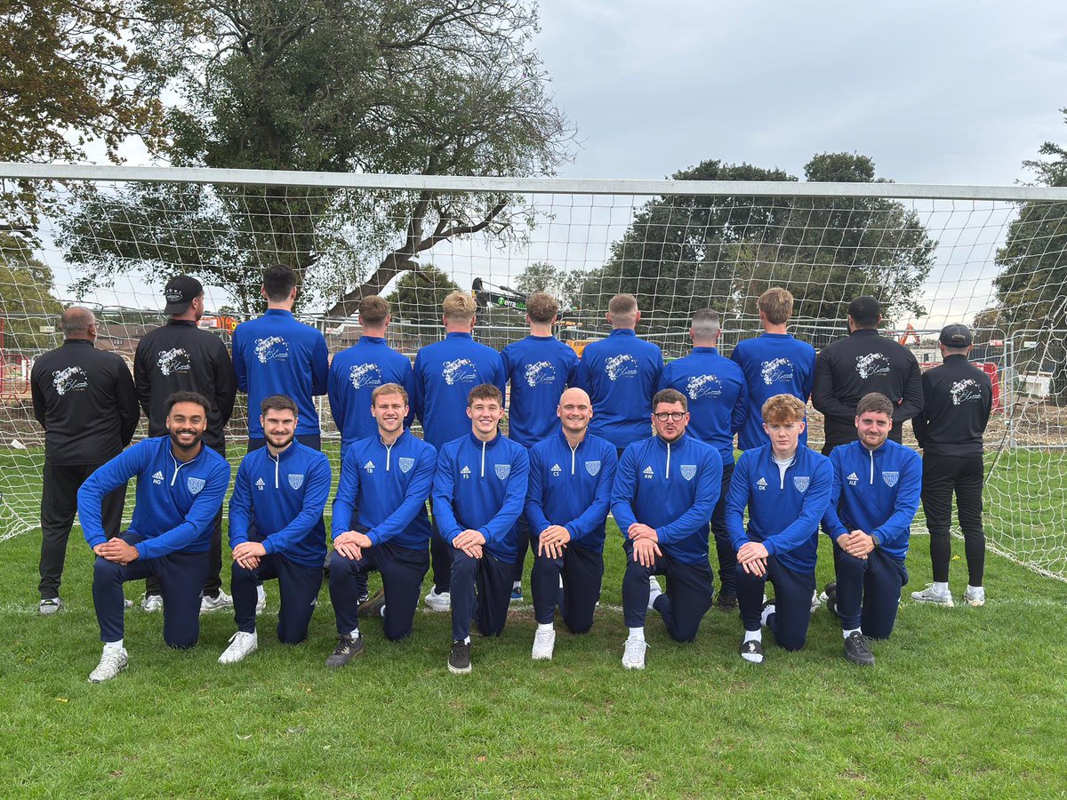 Our reserves team are looking very smart in their new kit and tracksuits. Thanks to our new kit sponsor <a href="/CircleWaste/">Circle Waste UK</a> and tracksuit sponsor Blossom by Louise💙 ⚽

#Sponsorship
