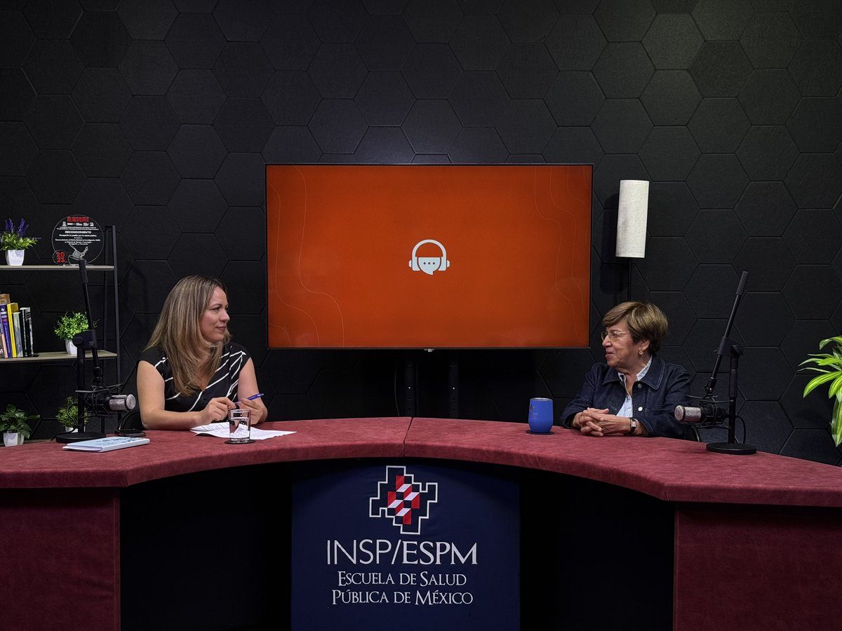 SaludPublicaMx's tweet photo. ¡Ya estamos en vivo! 🔴 Únete a una emisión especial dedicada a la trayectoria de la Dra. Nubia Muñoz Calero, reconocida mundialmente por sus investigaciones☑️

Sigue la conversación en #RadioESPM🎙️
🔗 https://t.co/nD7WlbmJB7

#ComunidadQueAprende #SomosESPM #CienciaParaCompartir https://t.co/Nx2IIrDBKR
