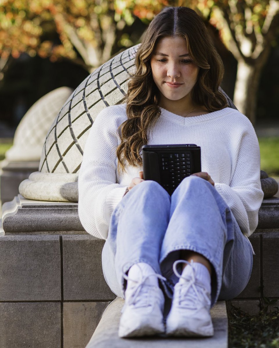 PurdueLibraries's tweet image. Fall has officially arrived! Cozy up with a good book and enjoy the beautiful season.
