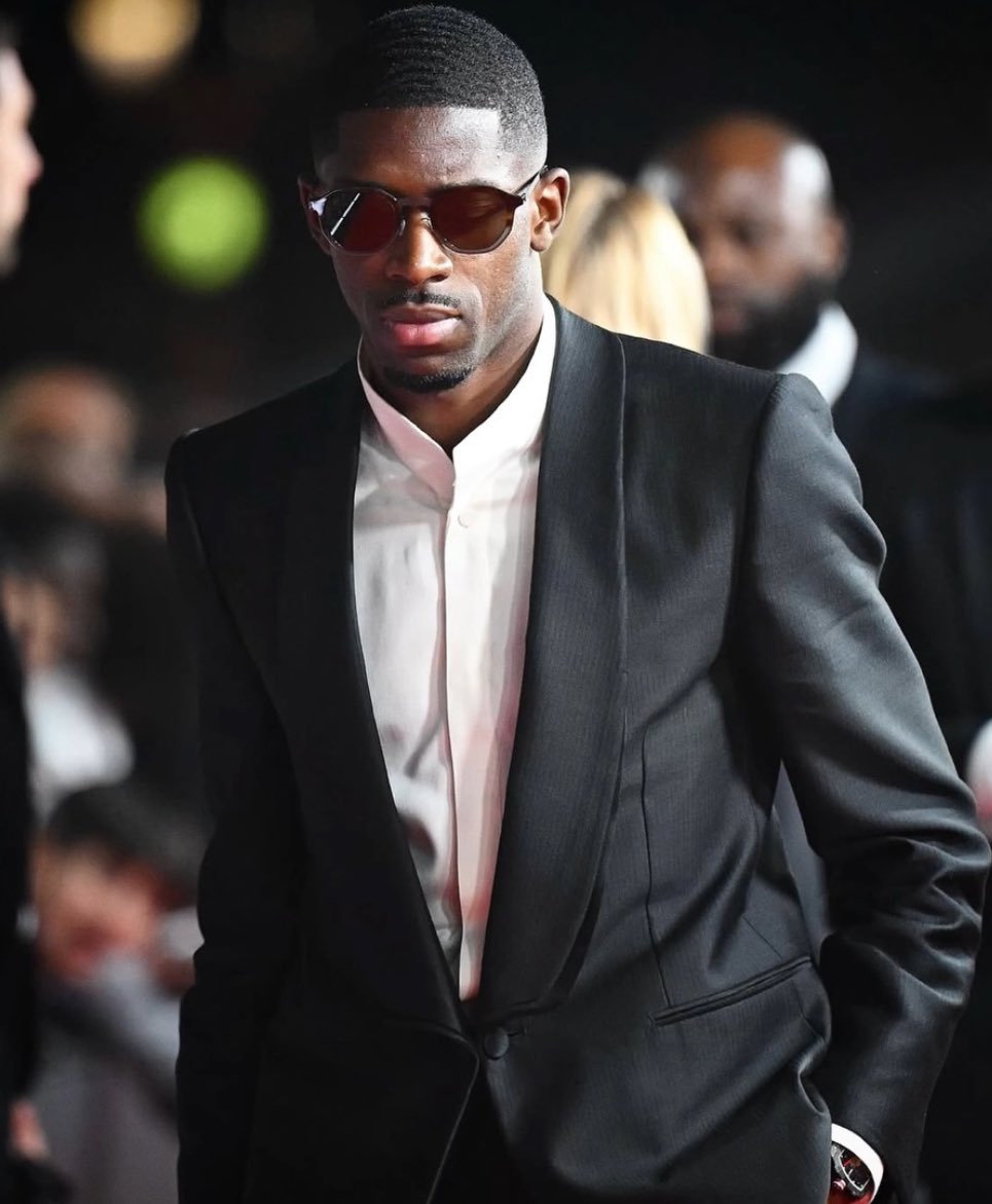 iiijjj___'s tweet photo. IMAGINEZ PSG PERD LE MATCH ET OUSMANE DEMBELÉ NE REMPORTE PAS LE BALLON D’OR 
ÇA SERAIT UN COUP DE TONNERRE POUR LES PARISIENS 💔 https://t.co/a6EktJNemC