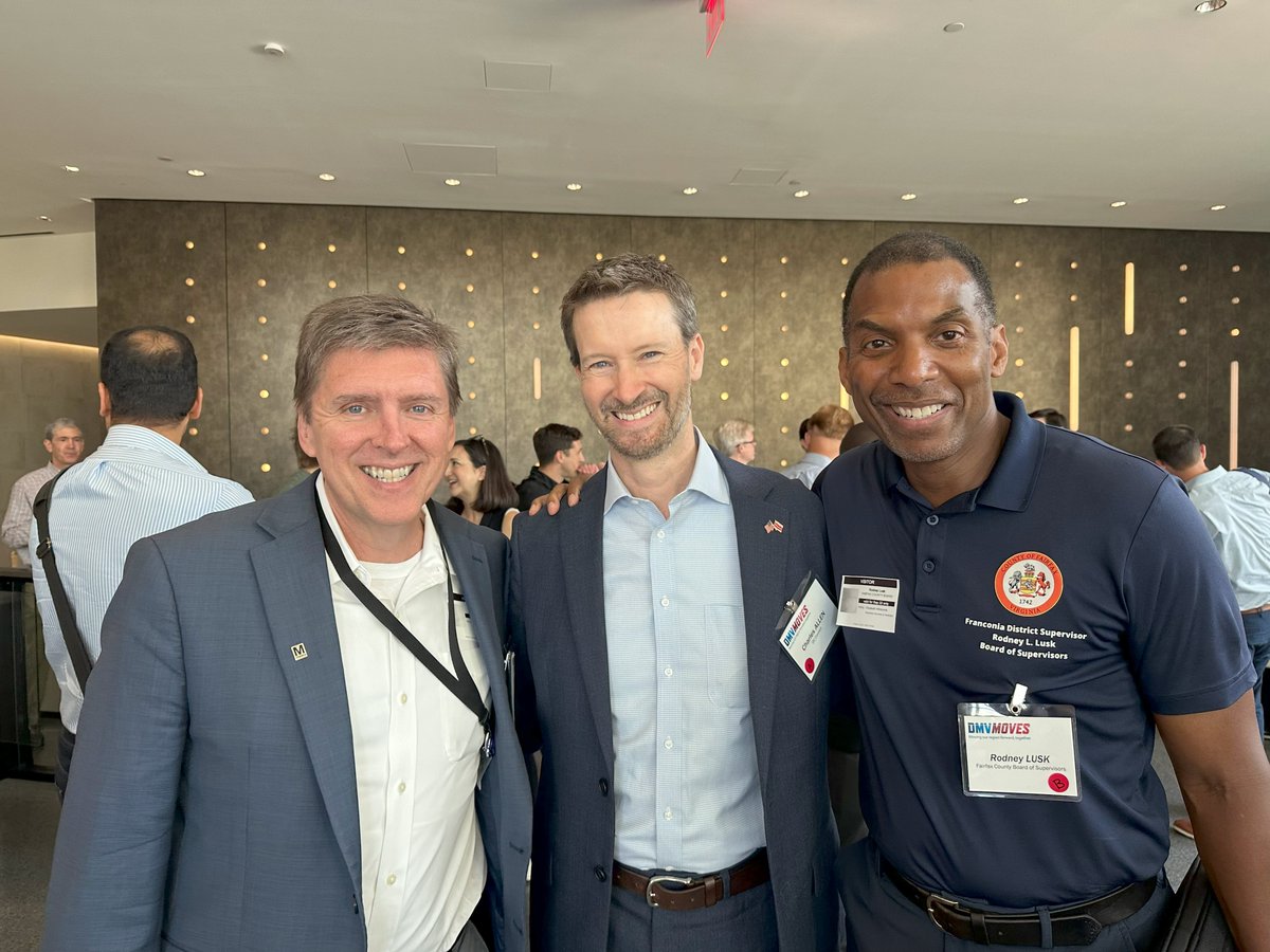 WalterAlcornFFX's tweet photo. I spent this morning with other regional leaders, including @charlesallen and @SupervisorLusk, taking a behind the scenes tour of @wmata operations.
It was part of the @MWCOG #DMVMoves effort to create a unified vision for regional transit planning.
#wmata #dcmetro #dctransit https://t.co/nLsrW5vHYa