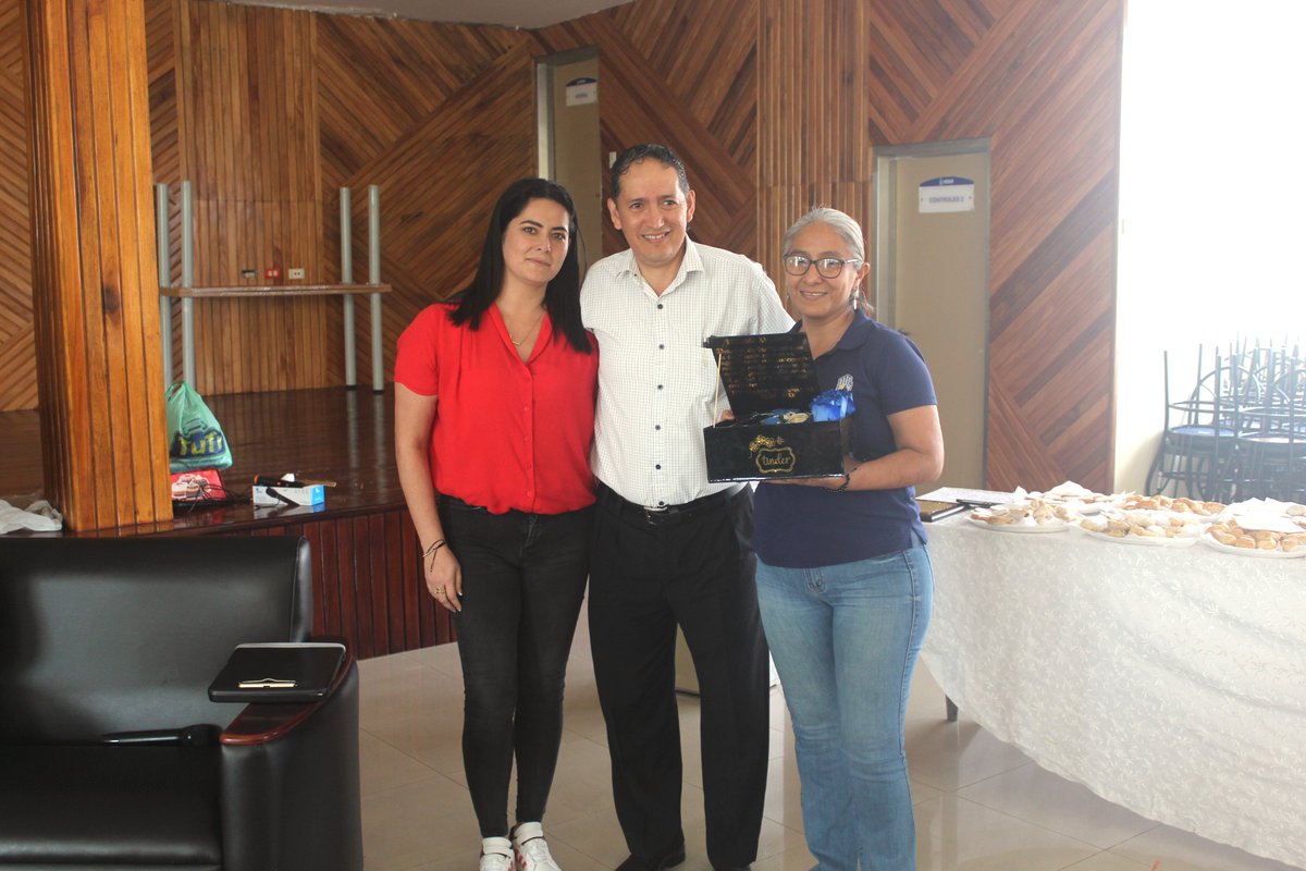 Dirección Provincial de Santo Domingo (@iessstodomingo) on Twitter photo #IESSteInforma | Reconocemos la valiosa trayectoria del Ing. Alexander Carrasco, quien durante 19 años aportó con profesionalismo, transparencia y compromiso al servicio de los asegurados en <a href="/IESSStodomingo/">Dirección Provincial de Santo Domingo</a>.
🙌 Su trabajo con responsabilidad en beneficio de la #SeguridadSocial. #IESSteInforma | Reconocemos la valiosa trayectoria del Ing. Alexander Carrasco, quien durante 19 años aportó con profesionalismo, transparencia y compromiso al servicio de los asegurados en <a href="/IESSStodomingo/">Dirección Provincial de Santo Domingo</a>.
🙌 Su trabajo con responsabilidad en beneficio de la #SeguridadSocial.