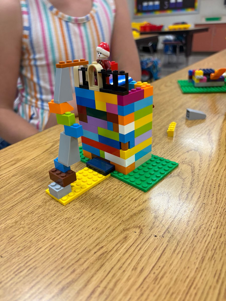 DeKalbCF's tweet image. The DeKalb Central Foundation is proud to support Hawks Soar students with Lego STEM projects at Country Meadow Elementary! In week one, students engineered bridges to span a river, and in week two, they designed Rapunzel’s tower—complete with an escape plan!
#WeAreDeKalb