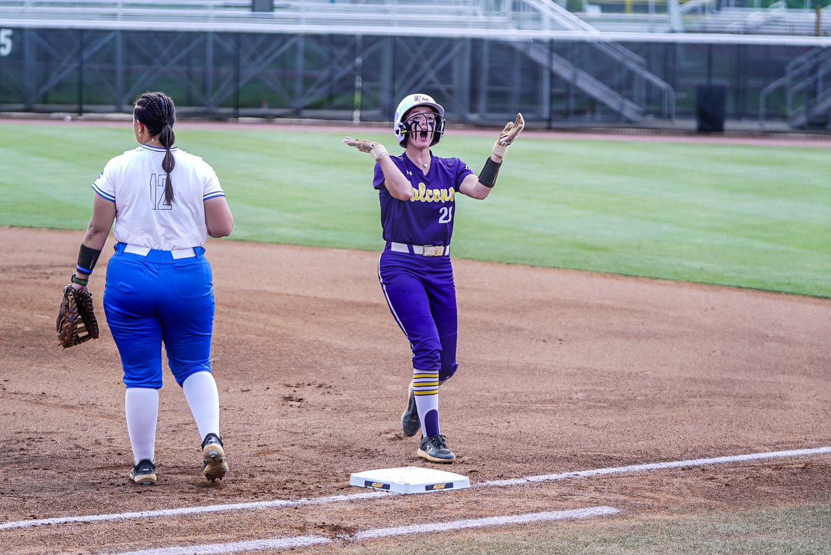 MontevalloSB's tweet image. Monday Mood: Fall ball is back this week 🤩

#TogetherWeRise