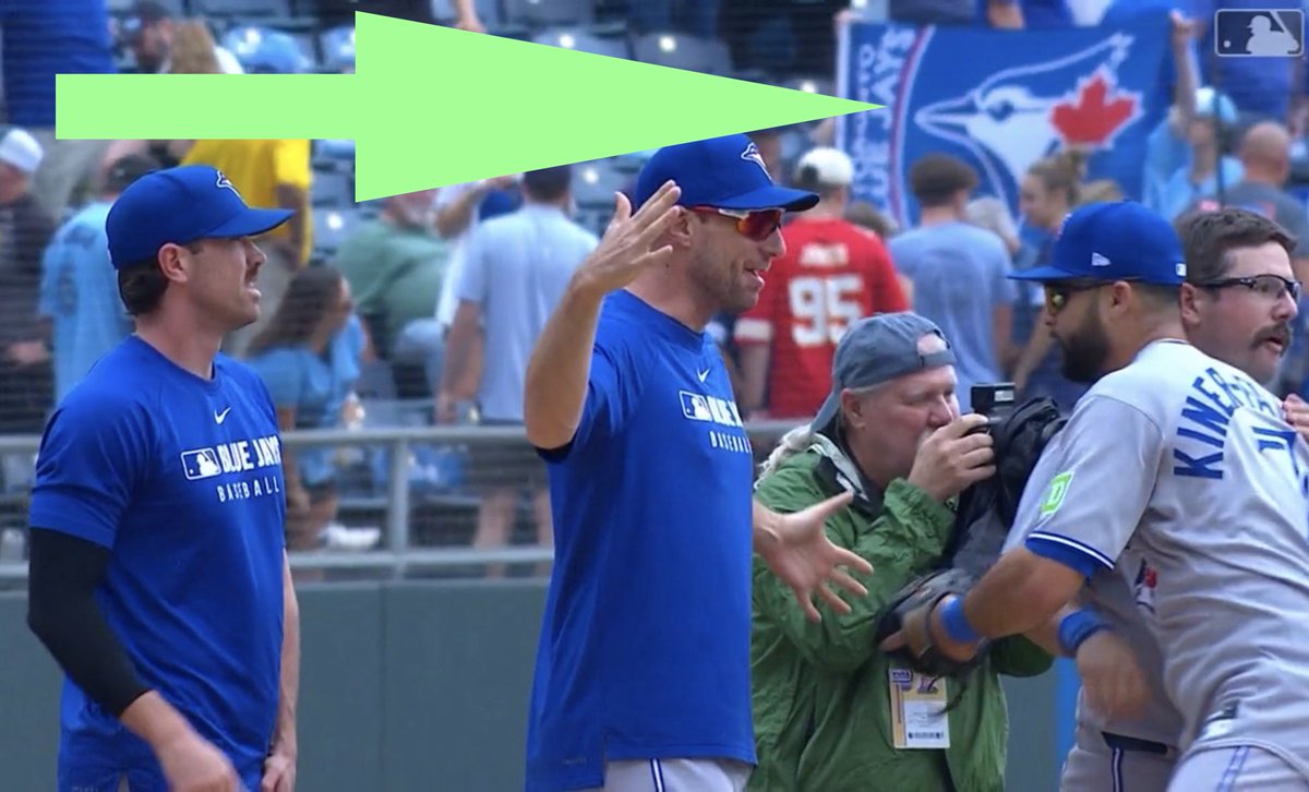 WE WERE ON TV MOMENTS AFTER CLINCHING 

#BlueJaysDad50thBirthdayCelebrationinKansasCity
