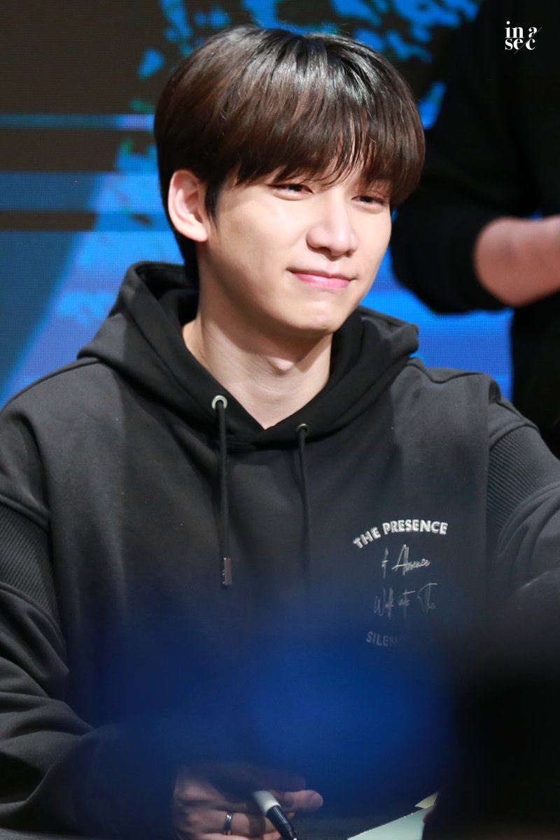 🌕추석 연휴 잘 보내있어용!
맛있는 것도 많이 먹을게요!
매일 매일 행복하게 지나가면 좋겠다!!
#우리막내 #효기 #해피추석
D-103🌺#한달한상혁 <a href="/HSangHyuk/">VIXX_HYUK</a>