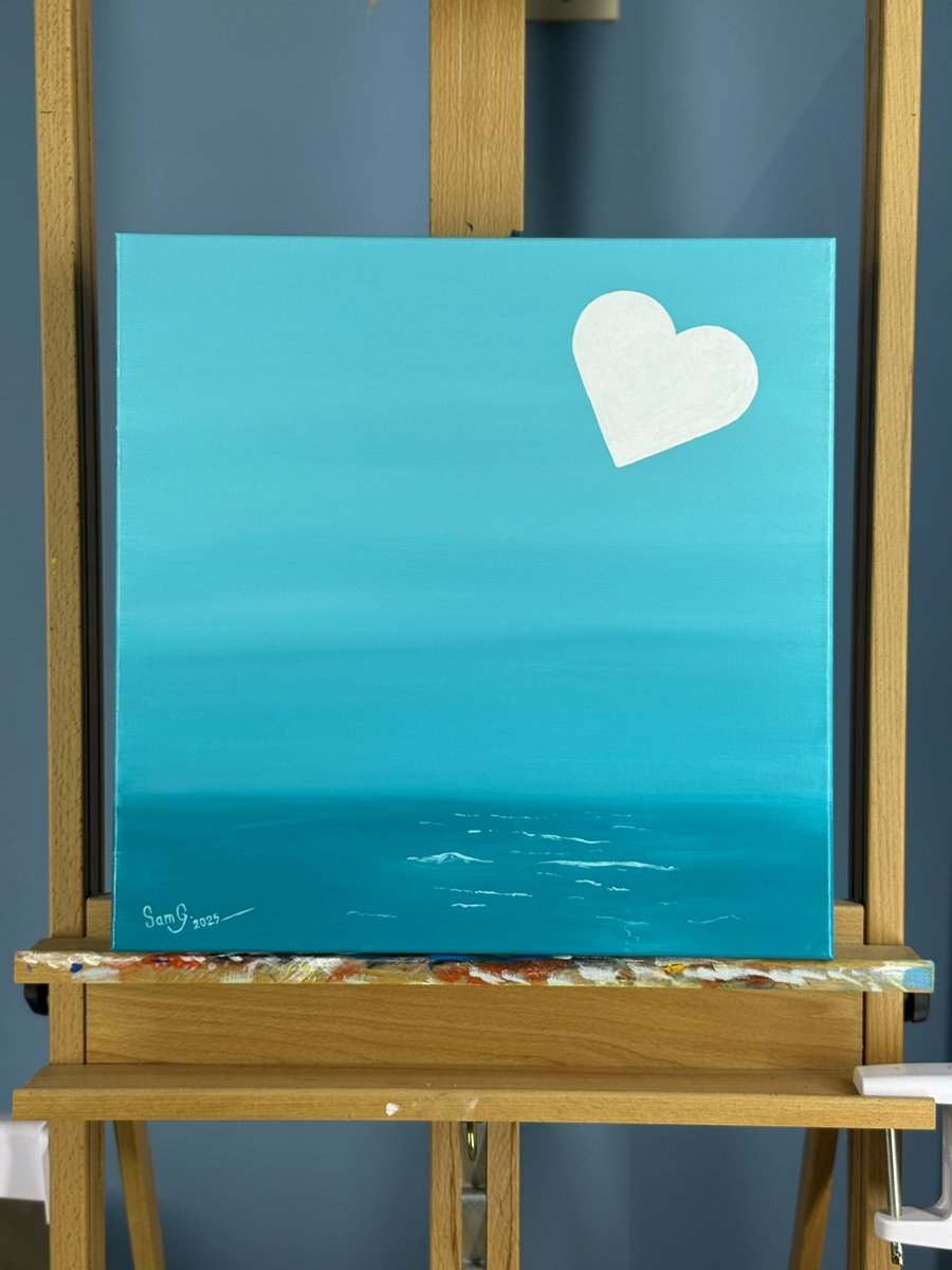 samgrudgeart's tweet photo. Moonlight opens is a calm field of blue and a single, moon-bright heart drifting above a still sea. Its composition invites a pause—the kind of quiet that suits a reading nook, or bedroom:

 https://t.co/tiFwQtKuPc 

#contemporaryart #oiloncanvas #interiordesign #artcollector https://t.co/ibGi8SJCTL