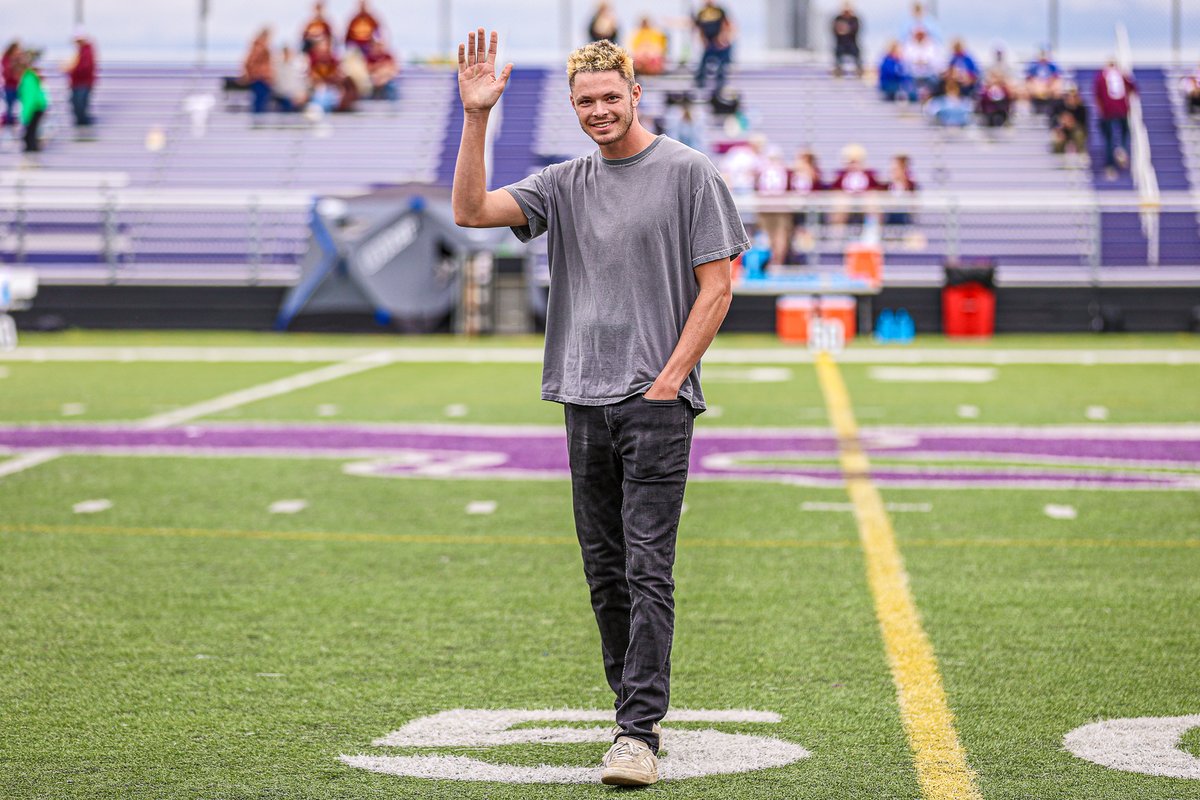 USFCougars_'s tweet photo. ✨ This weekend we proudly recognized the 2025 USF Athletics Hall of Fame class — honoring their legacy, impact, and the lasting mark they’ve left on USF!

Congrats to Jeff Nelson, Mason Phillips, Luke Papilion, Laura Wenande, and the 2016 Football Team!

#CooFalls | #CooPride https://t.co/3yHgmWwKOF