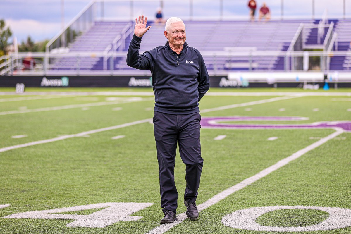 USFCougars_'s tweet photo. ✨ This weekend we proudly recognized the 2025 USF Athletics Hall of Fame class — honoring their legacy, impact, and the lasting mark they’ve left on USF!

Congrats to Jeff Nelson, Mason Phillips, Luke Papilion, Laura Wenande, and the 2016 Football Team!

#CooFalls | #CooPride https://t.co/3yHgmWwKOF
