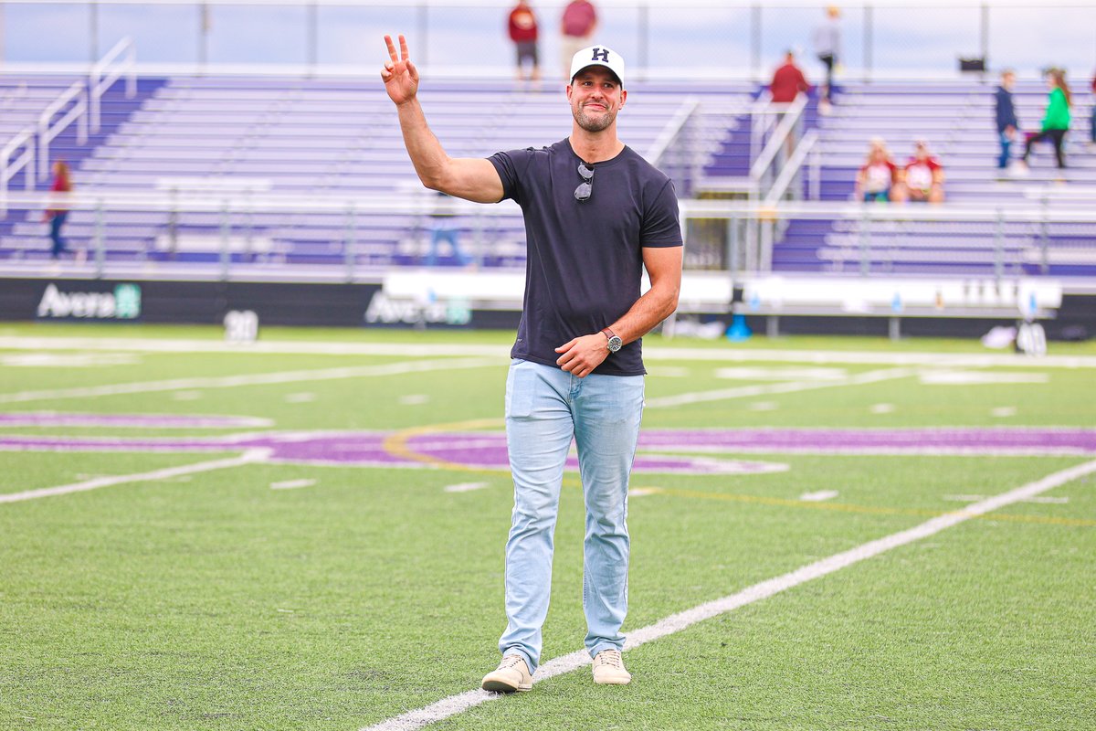 USFCougars_'s tweet photo. ✨ This weekend we proudly recognized the 2025 USF Athletics Hall of Fame class — honoring their legacy, impact, and the lasting mark they’ve left on USF!

Congrats to Jeff Nelson, Mason Phillips, Luke Papilion, Laura Wenande, and the 2016 Football Team!

#CooFalls | #CooPride https://t.co/3yHgmWwKOF