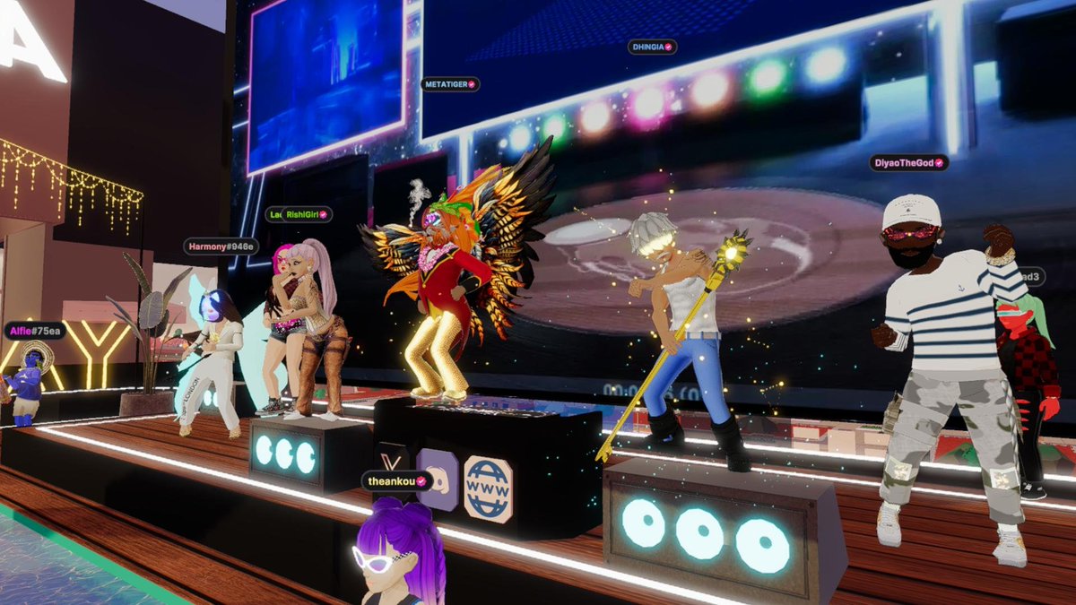 DiyaotheGod tweet media