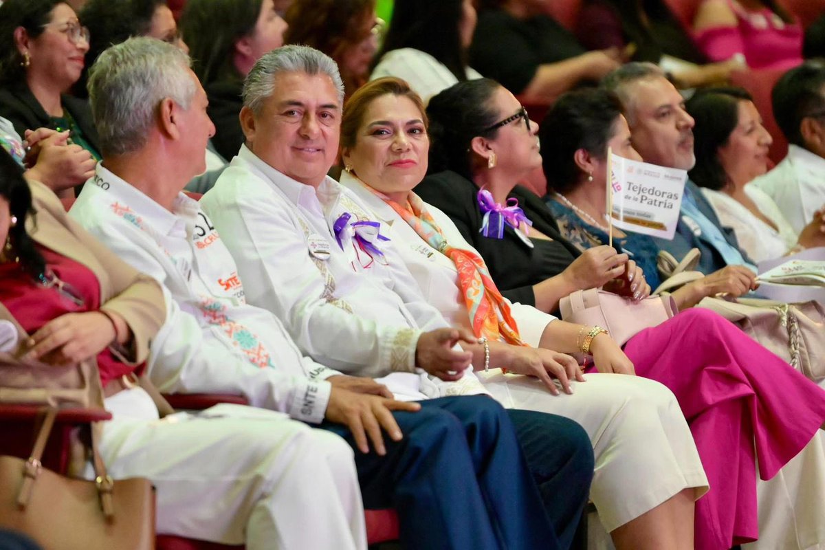 ¡Gracias por la invitación Mtro. Juan Nicolás Callejas y Mtro. Daniel Covarrubias! 

Arrancó la campaña nacional de presentación de la Cartilla de Derechos de las Mujeres y Tejedoras de la Patria, para las amigas del magisterio pertenecientes al SNTE 32.