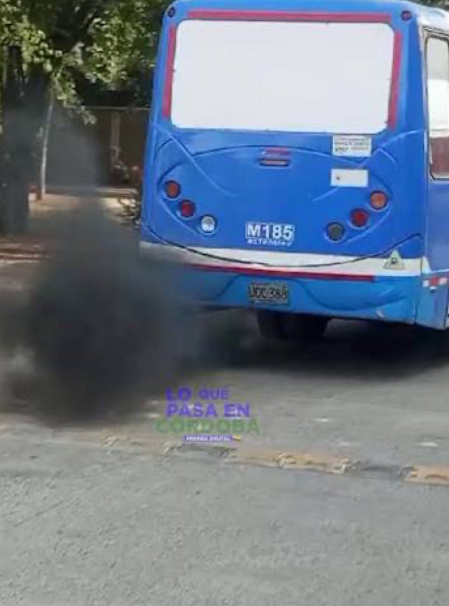 soypequenojuan's tweet photo. Muy bueno el día sin carro y sin moto en Montería, respira la ciudad !! 

Pero me quedan varios interrogantes :

1. Quién controla los precios y el abuso de algunos taxistas en este día donde cobran tarifa en menos de 1K por solo $15.000 pesos 

2. Es hora de exigirle a las empresas de transporte urbano de la ciudad , en este caso Metro Sinú y la Inter municipal Sotracor , son las que más contaminan la ciudad todos los días. Son una chimenea andante. 

Ojo estoy a favor del día sin Carro y sin Moto solo que de nada sirve que la ciudad se sume sin que estos dos puntos anteriores no colaboran. 

#Montería 
#DiaSinCarro