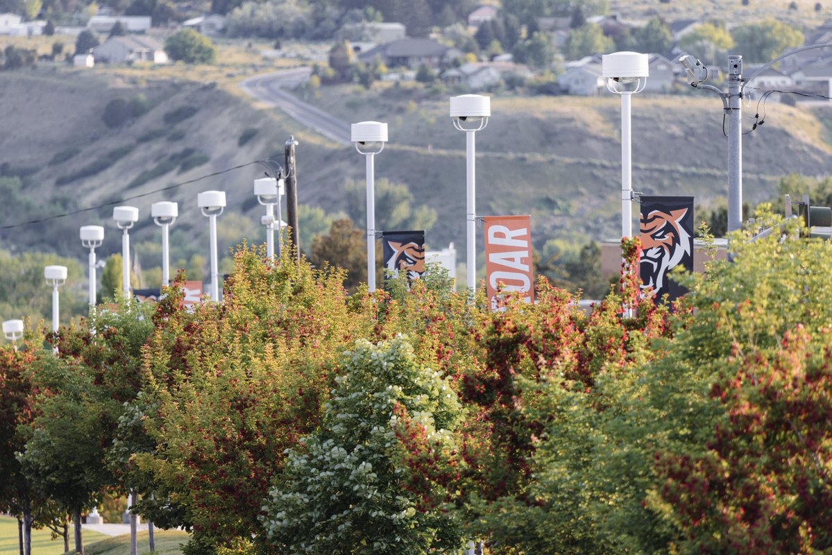 IdahoStateU's tweet image. Autumn is certainly in the air this #FirstDayofFall 🍂🌻🍁