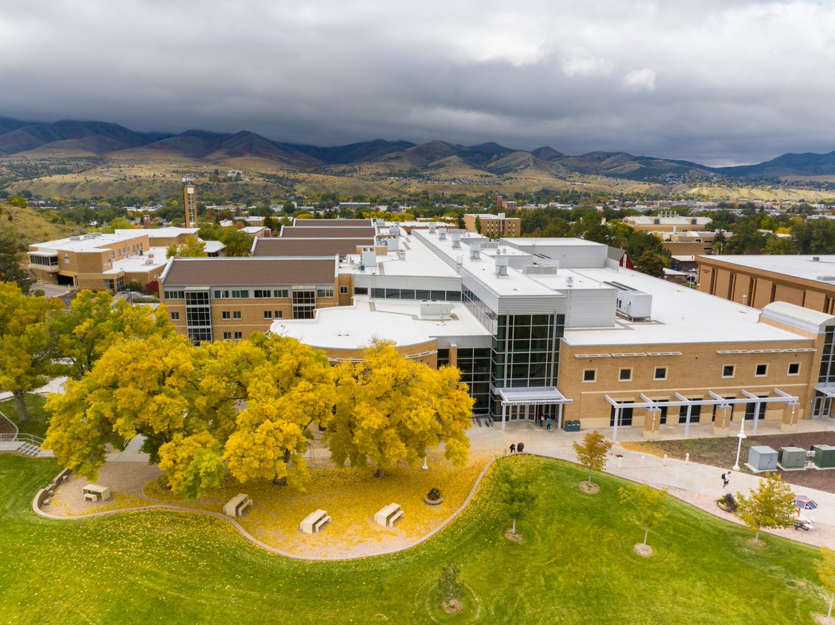IdahoStateU's tweet image. Autumn is certainly in the air this #FirstDayofFall 🍂🌻🍁